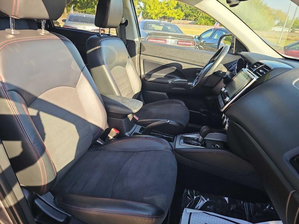 Mitsubishi Outlander Sport photo 19