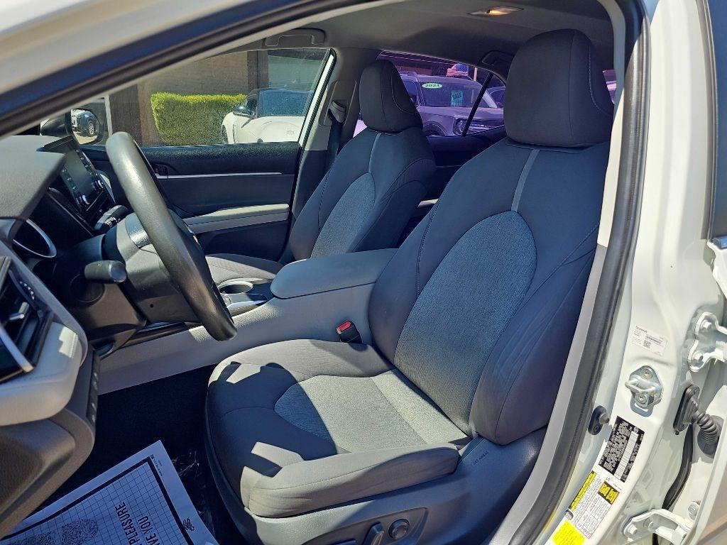 Toyota Camry LE Auto (Natl) 2021