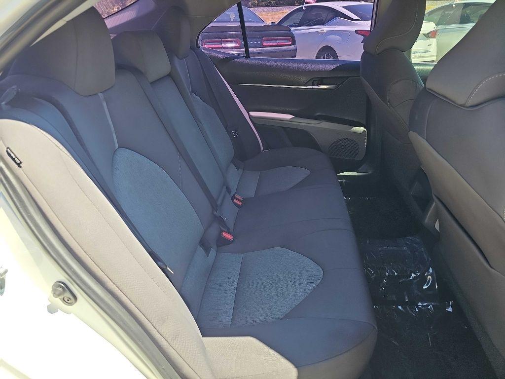 Toyota Camry LE Auto (Natl) 2021