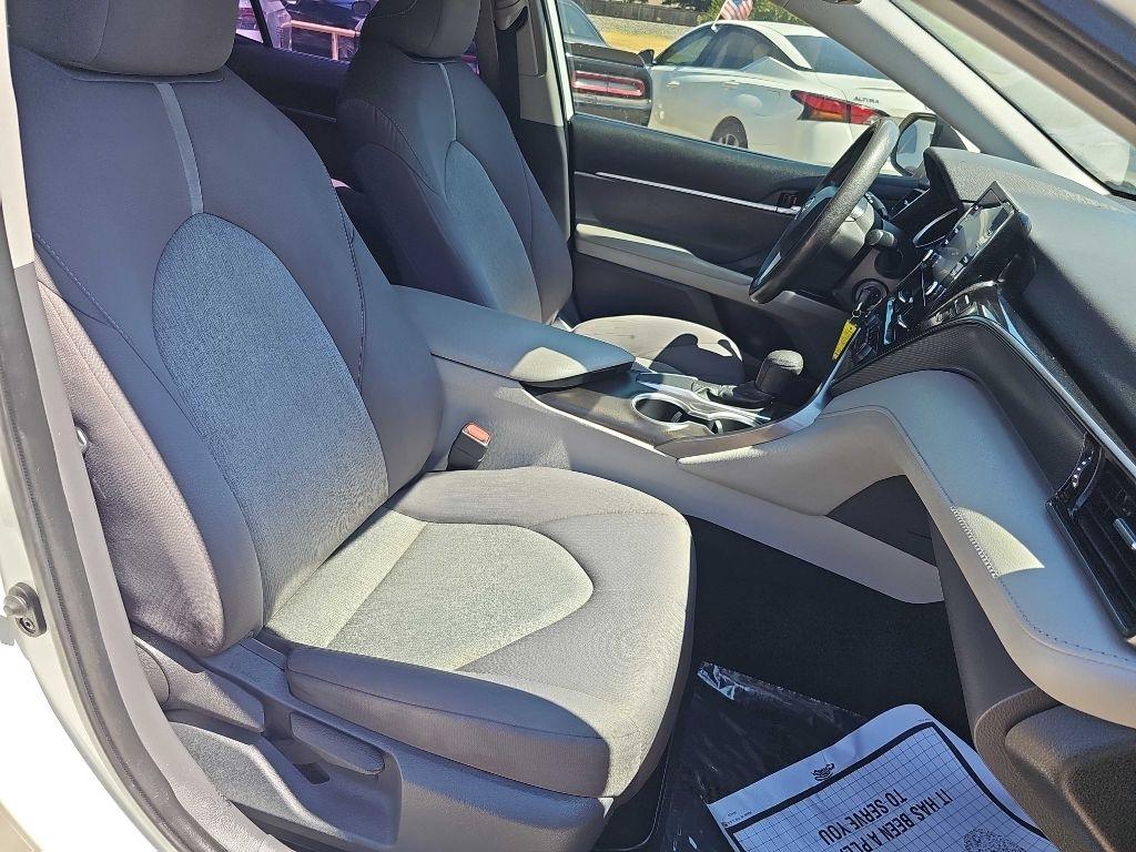 Toyota Camry LE Auto (Natl) 2021