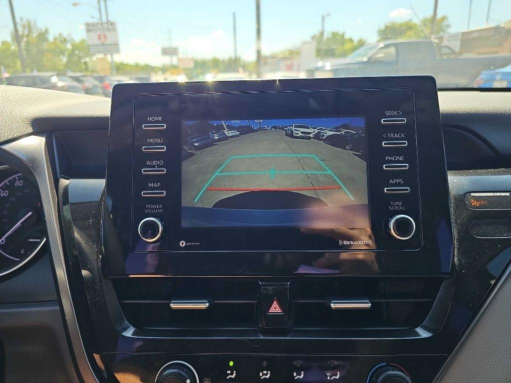 Toyota Camry LE Auto (Natl) 2021