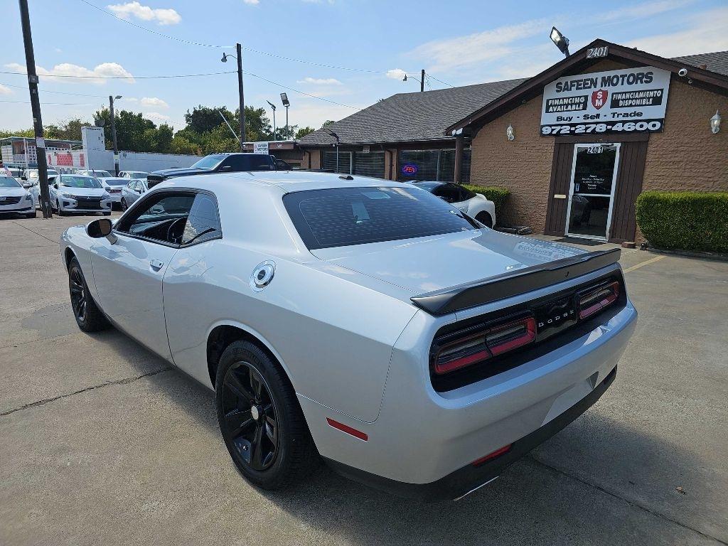 Dodge Challenger SXT RWD 2023
