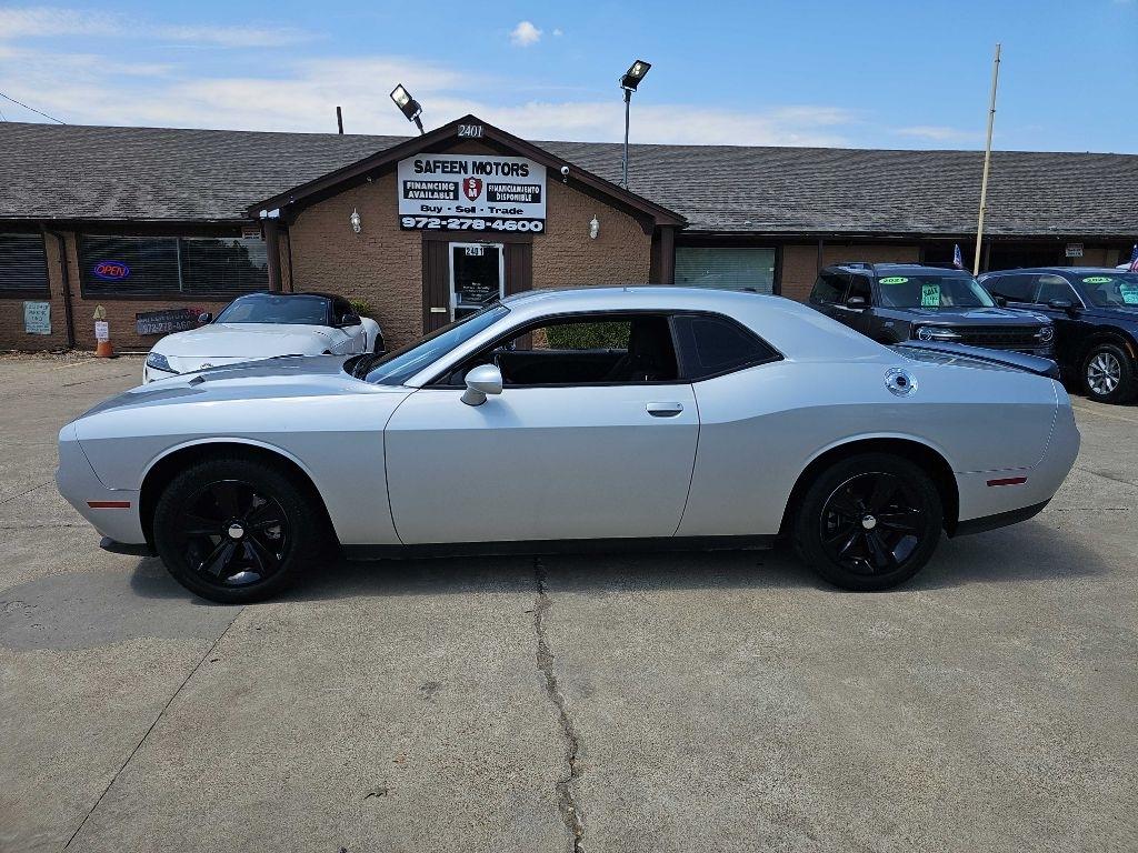 Dodge Challenger SXT RWD 2023