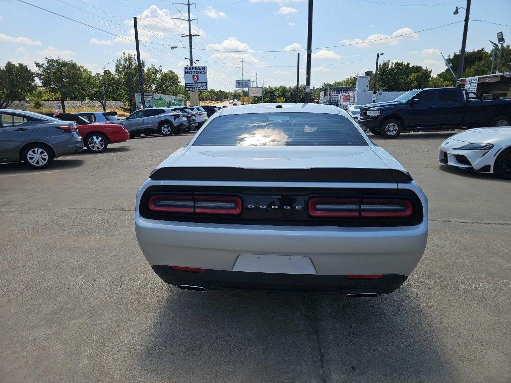 Dodge Challenger SXT RWD 2023