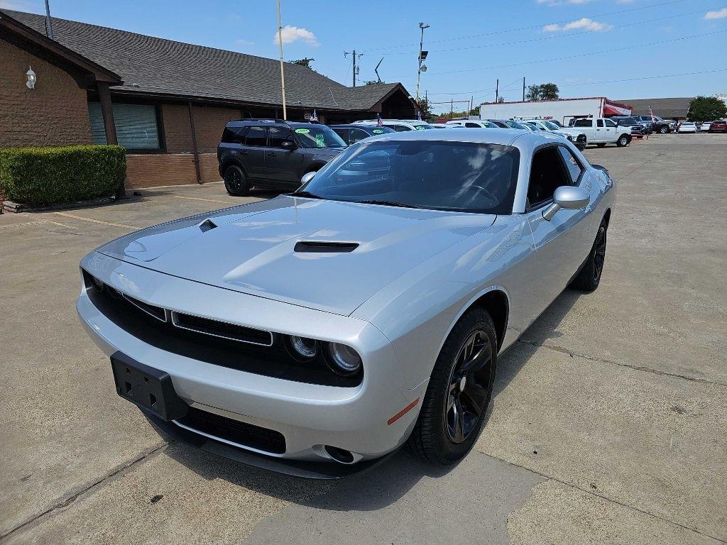 Dodge Challenger SXT RWD 2023