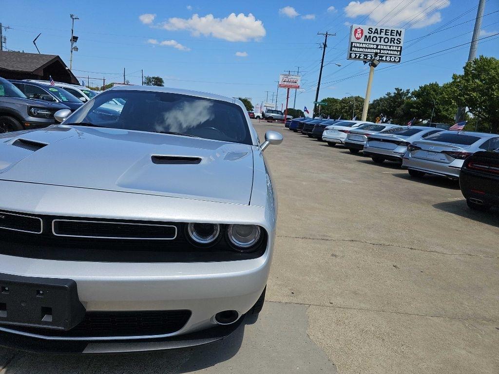 Dodge Challenger SXT RWD 2023