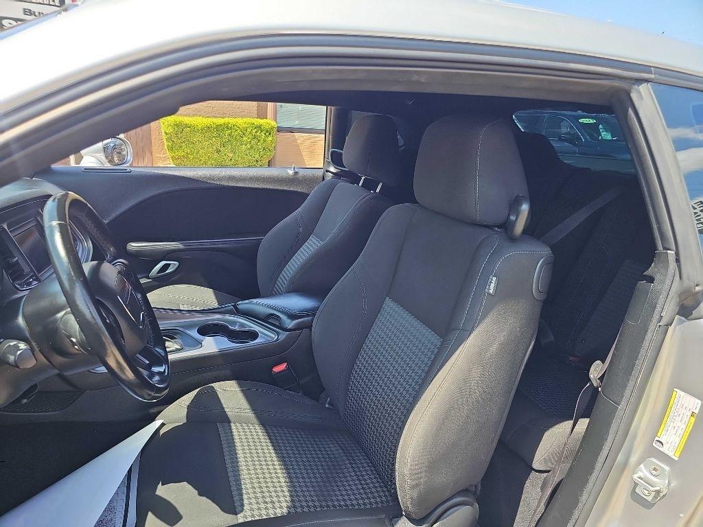 Dodge Challenger SXT RWD 2023