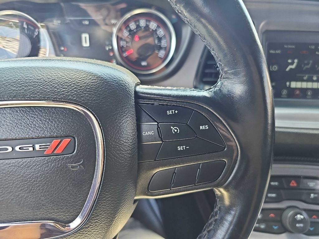 Dodge Challenger SXT RWD 2023