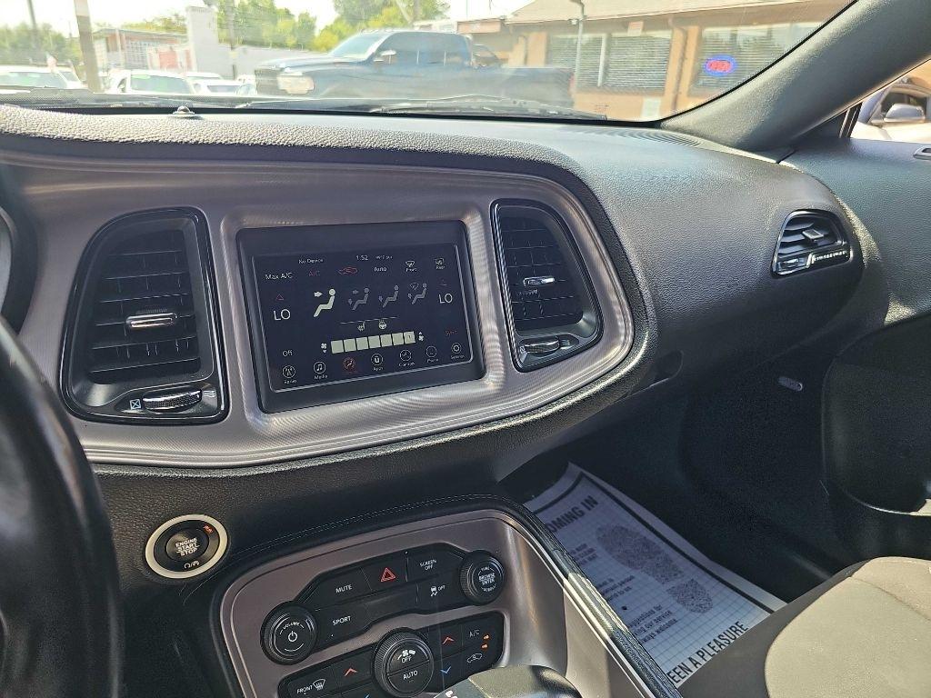 Dodge Challenger SXT RWD 2023