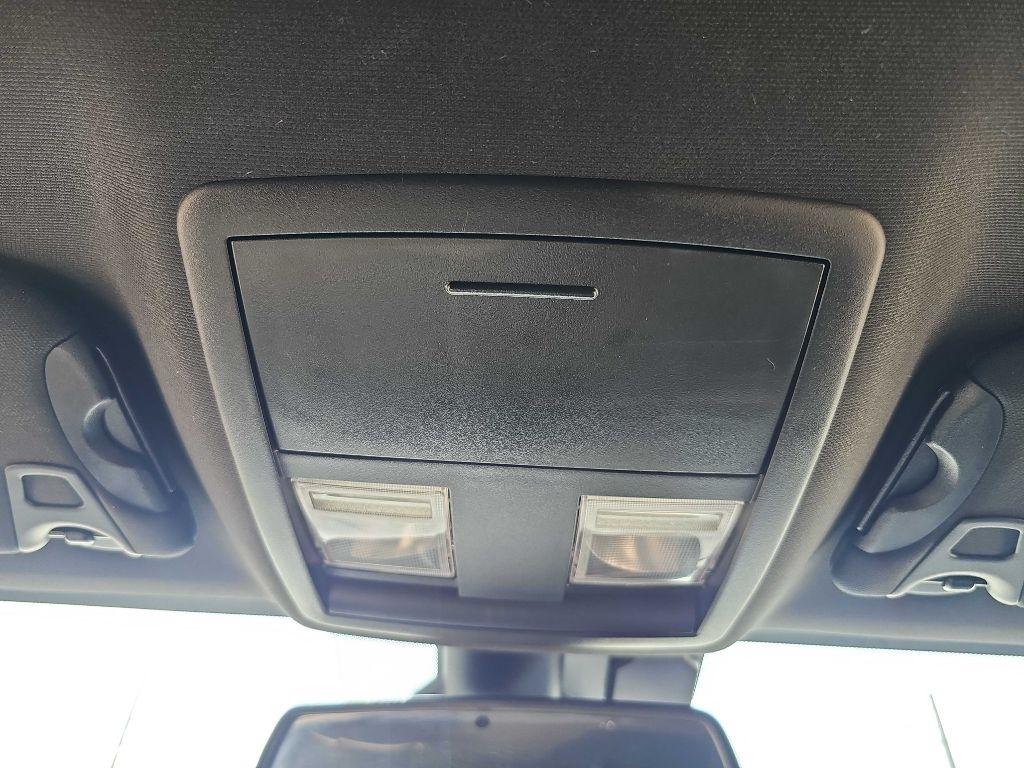 Dodge Challenger SXT RWD 2023