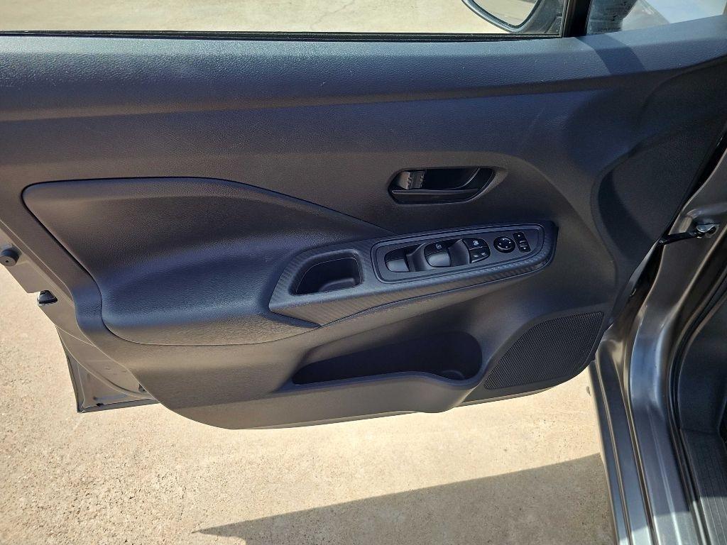Nissan Versa S CVT 2025