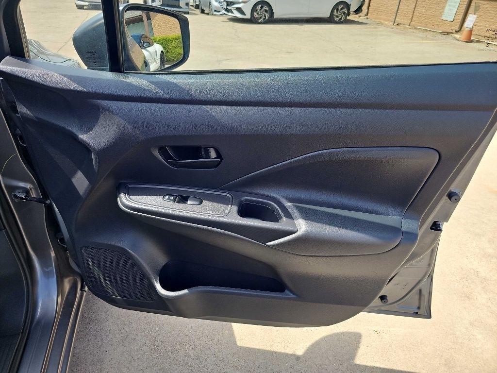 Nissan Versa S CVT 2025