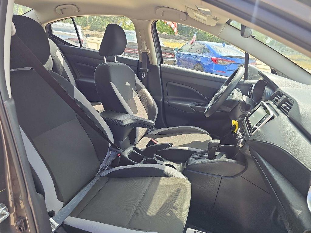 Nissan Versa S CVT 2025