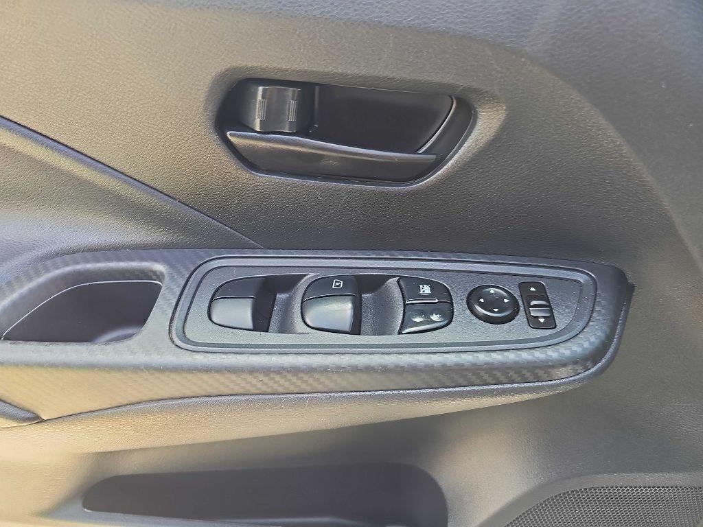 Nissan Versa S CVT 2025
