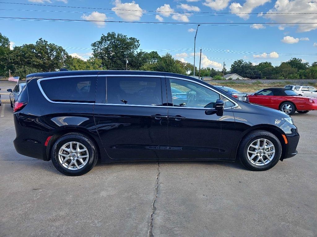 Chrysler Pacifica Select FWD 2025