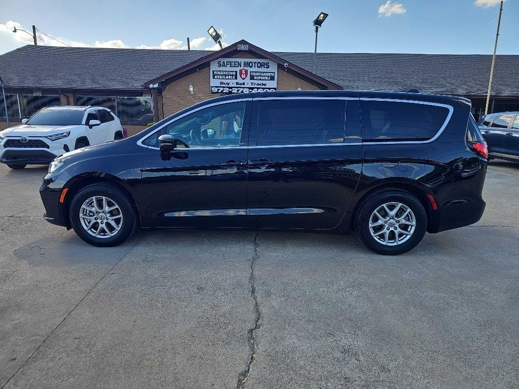 Chrysler Pacifica Select FWD 2025