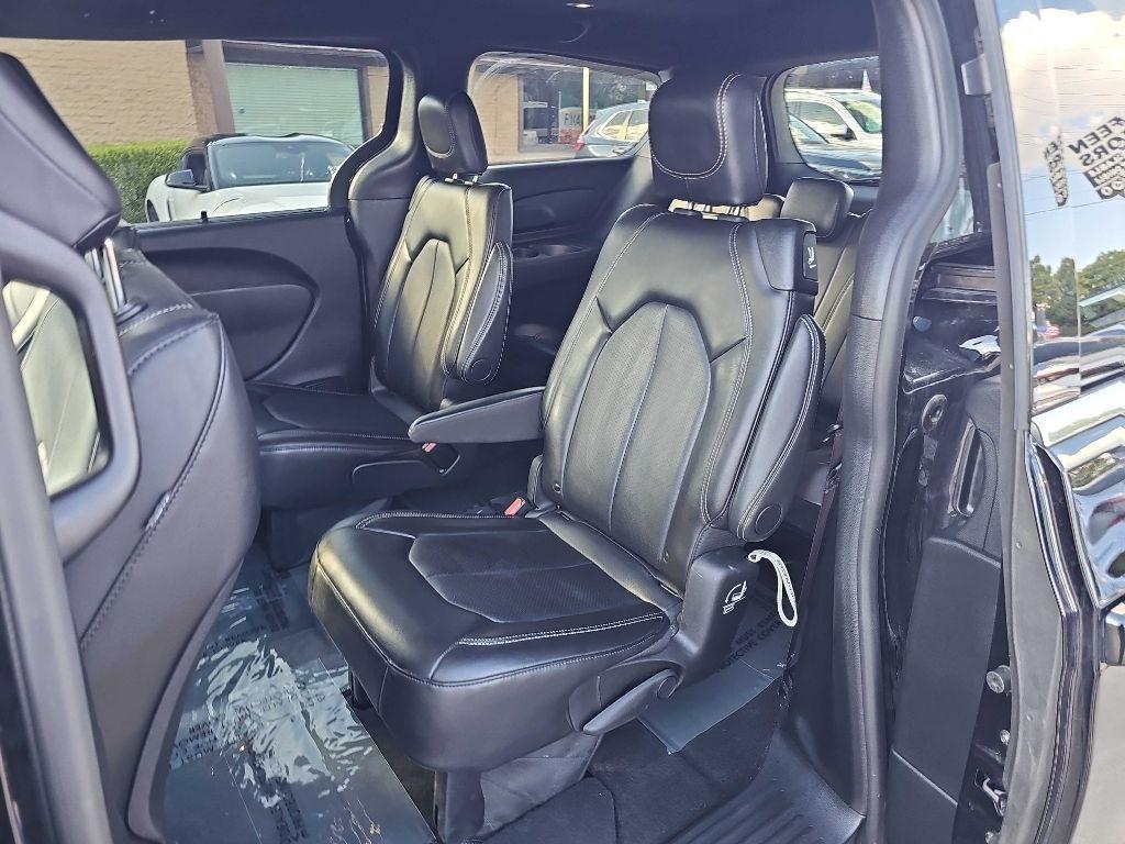 Chrysler Pacifica Select FWD 2025