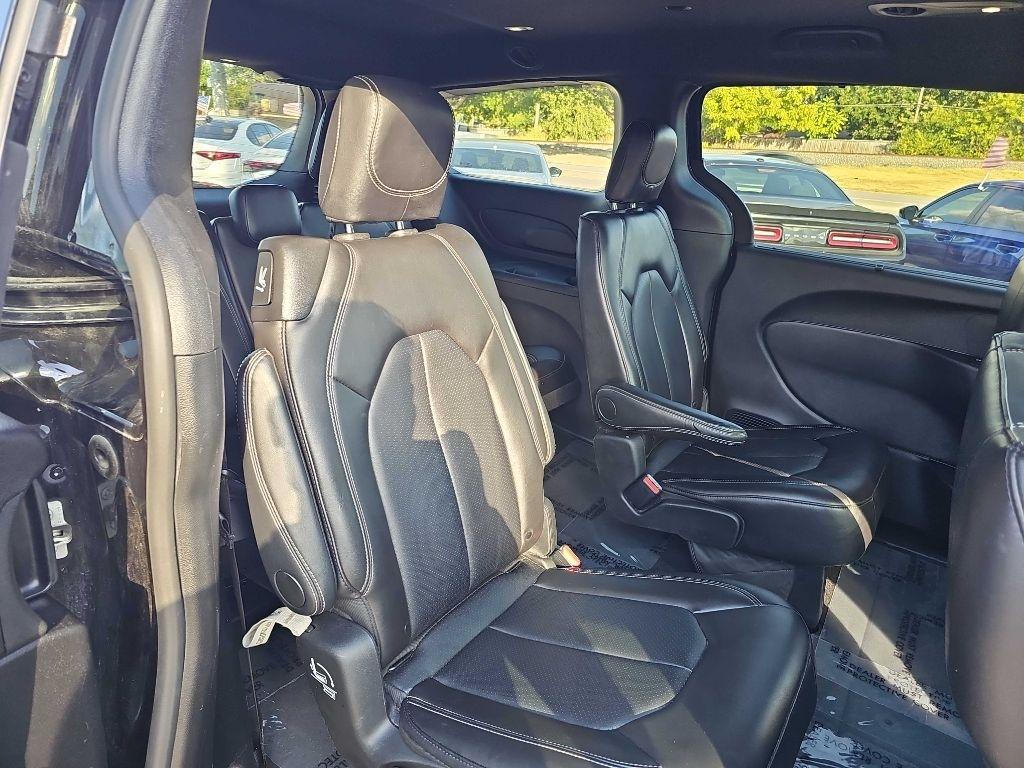 Chrysler Pacifica Select FWD 2025