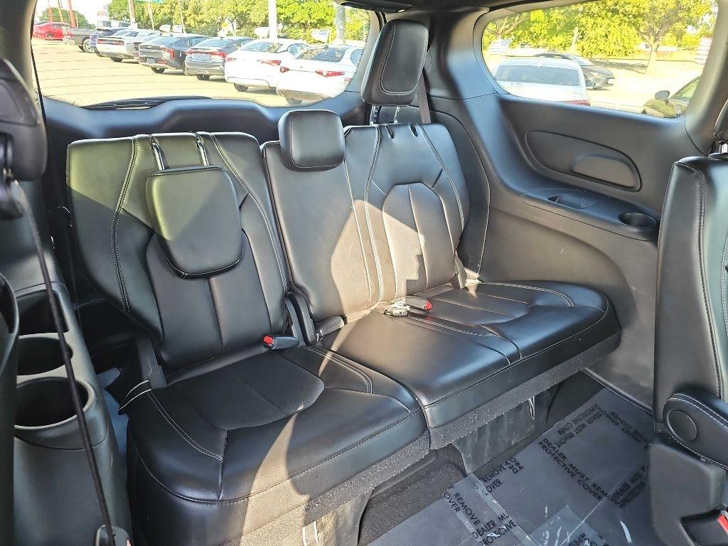 Chrysler Pacifica Select FWD 2025