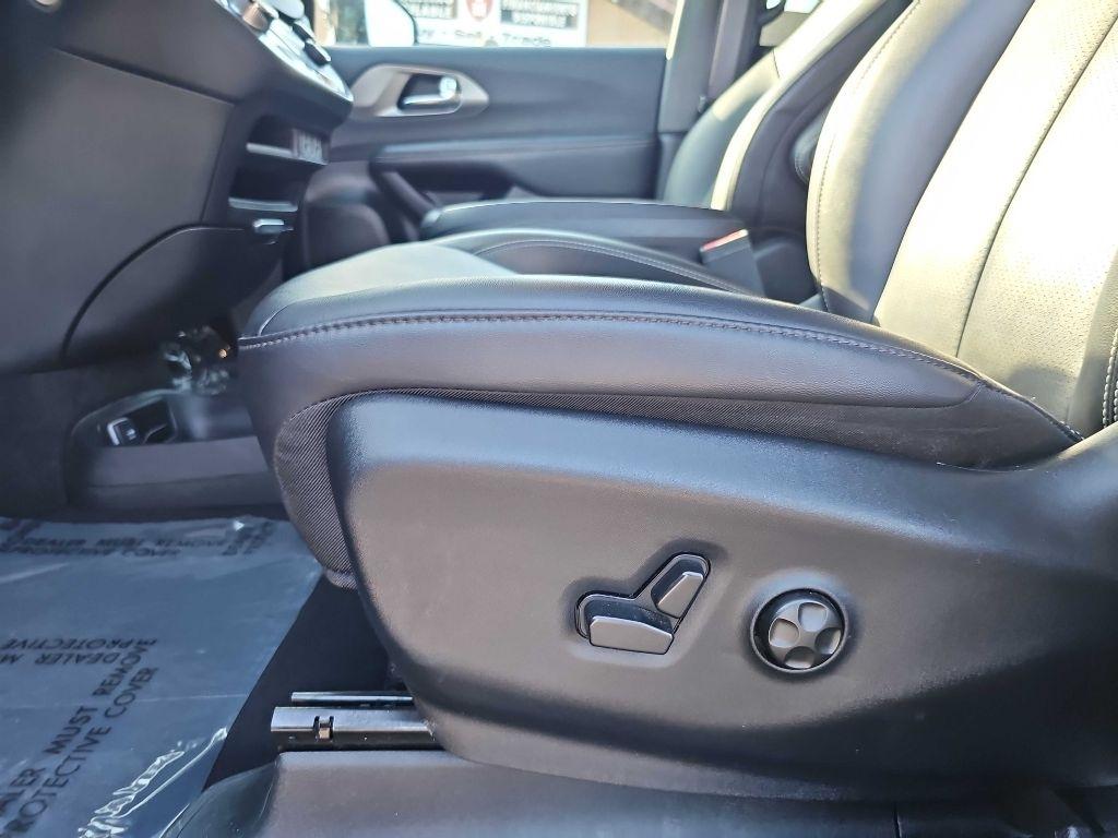 Chrysler Pacifica Select FWD 2025