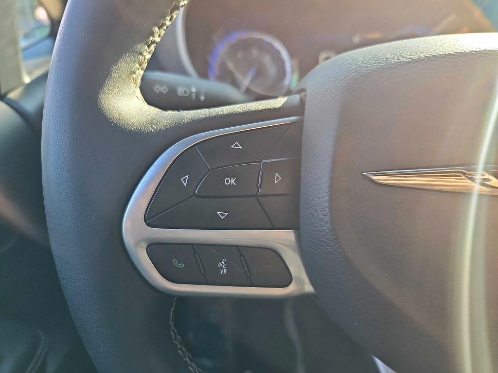 Chrysler Pacifica Select FWD 2025