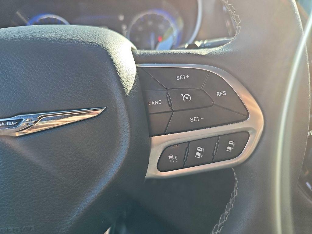 Chrysler Pacifica Select FWD 2025