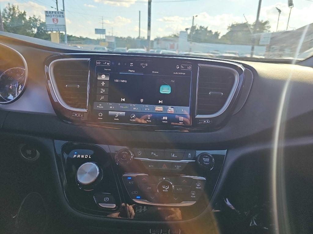 Chrysler Pacifica Select FWD 2025