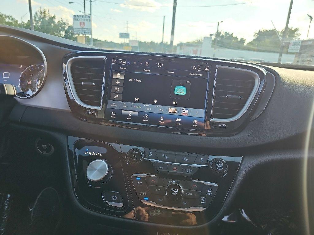 Chrysler Pacifica Select FWD 2025