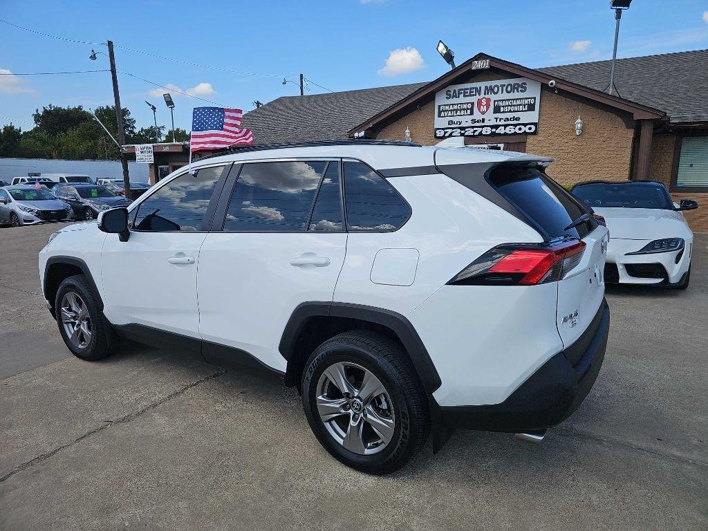 Toyota RAV4 XLE FWD (Natl) 2025