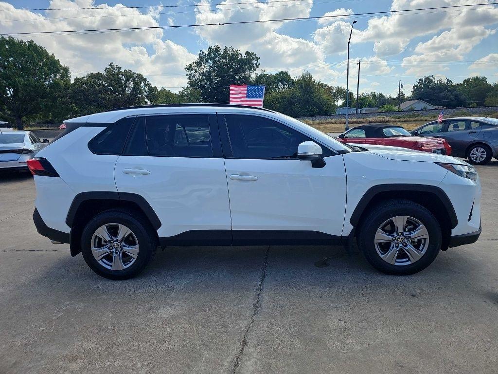 Toyota RAV4 XLE FWD (Natl) 2025