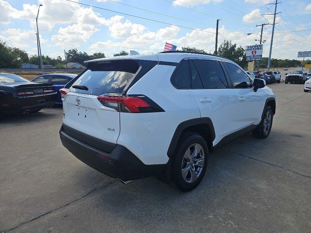 Toyota RAV4 XLE FWD (Natl) 2025