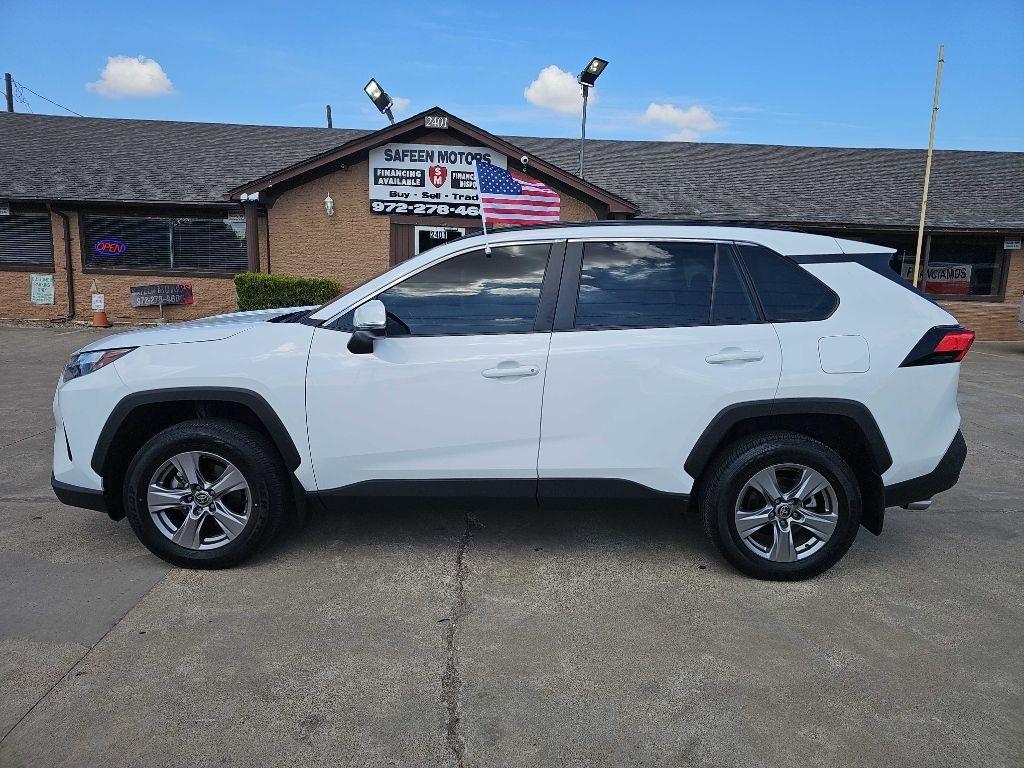 Toyota RAV4 XLE FWD (Natl) 2025