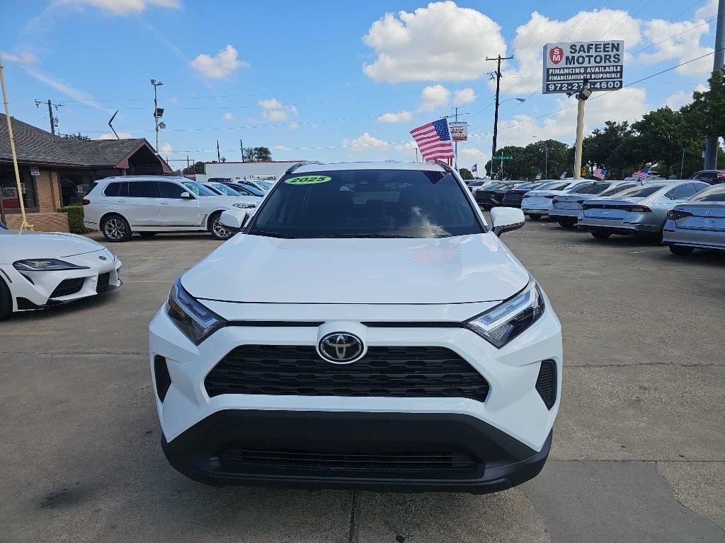 Toyota RAV4 XLE FWD (Natl) 2025
