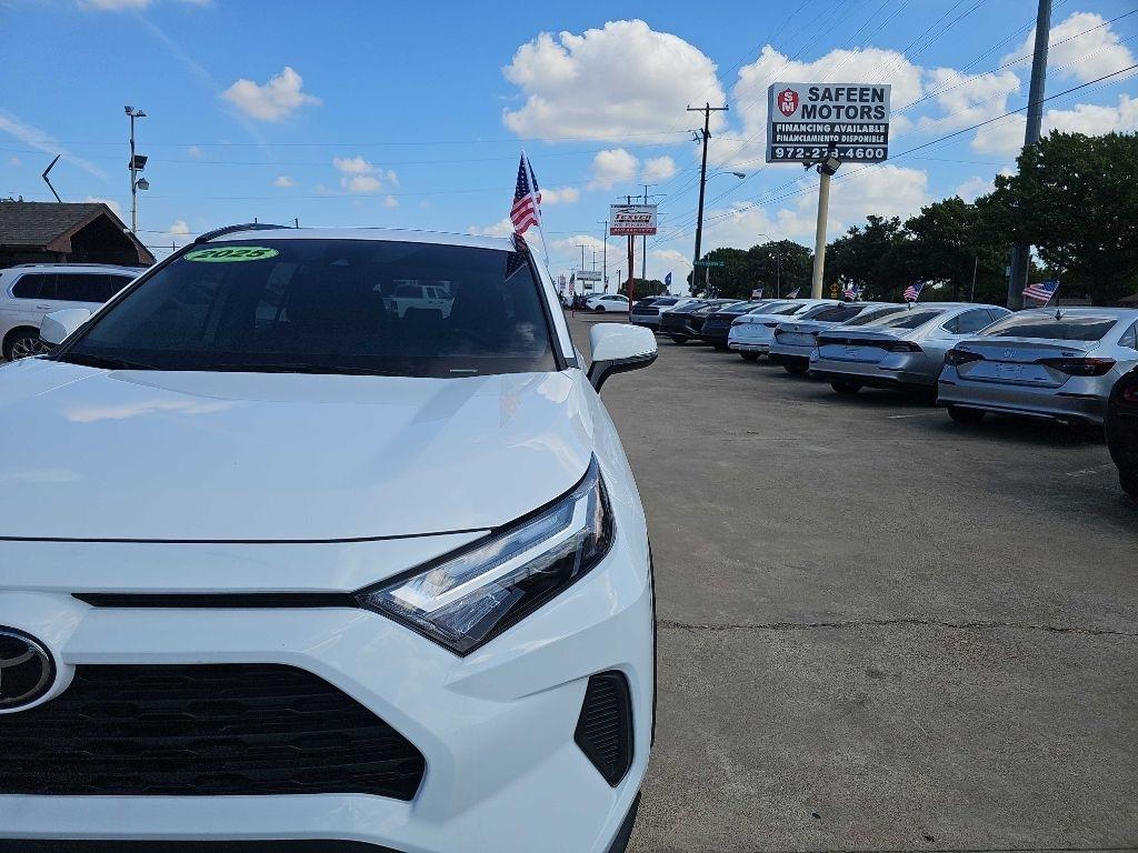 Toyota RAV4 XLE FWD (Natl) 2025