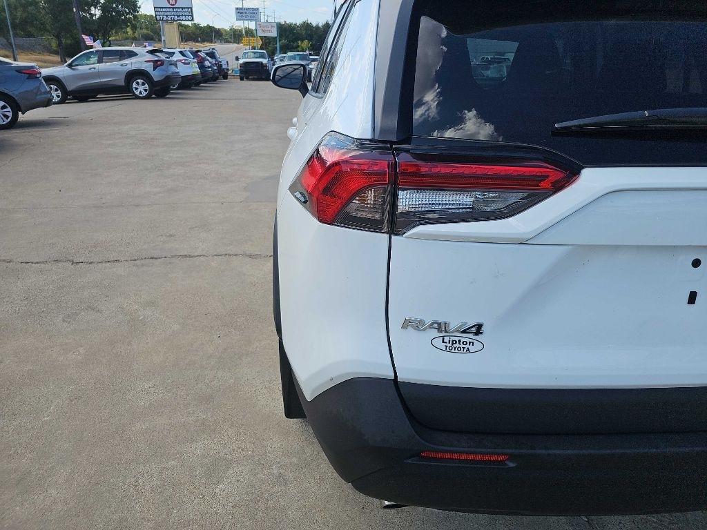 Toyota RAV4 XLE FWD (Natl) 2025