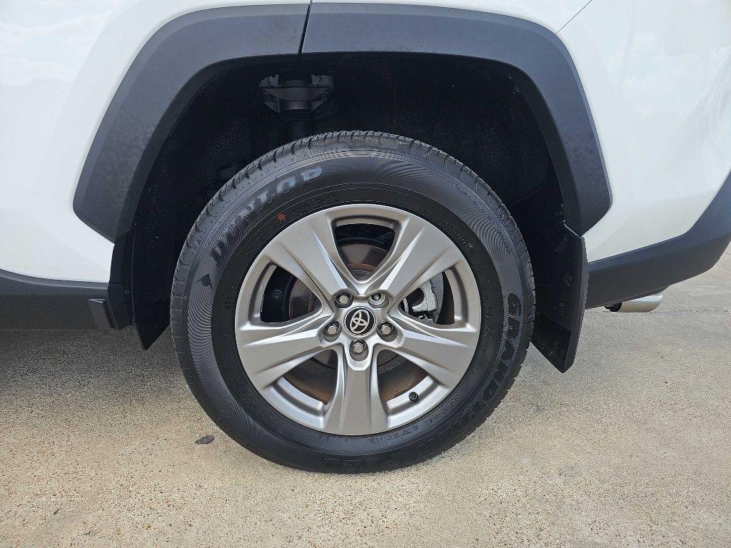 Toyota RAV4 XLE FWD (Natl) 2025