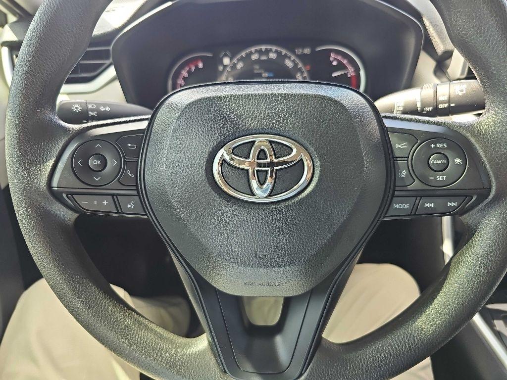 Toyota RAV4 XLE FWD (Natl) 2025