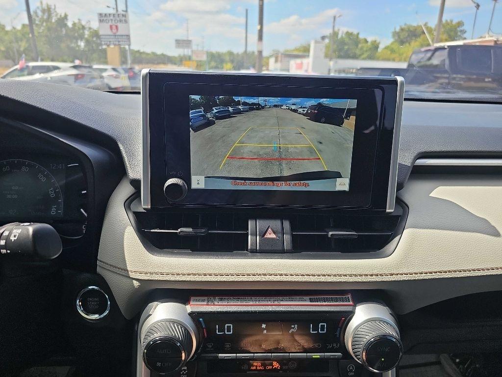 Toyota RAV4 XLE FWD (Natl) 2025