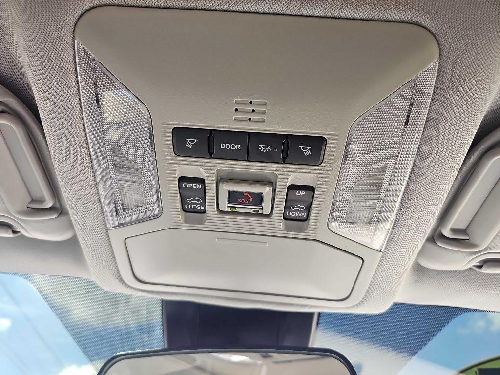 Toyota RAV4 XLE FWD (Natl) 2025