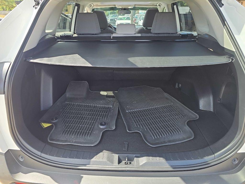 Toyota RAV4 XLE FWD (Natl) 2025