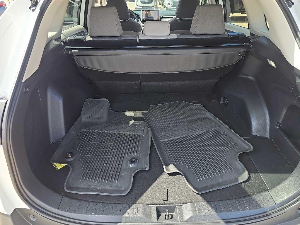 Toyota RAV4 XLE FWD (Natl) 2025