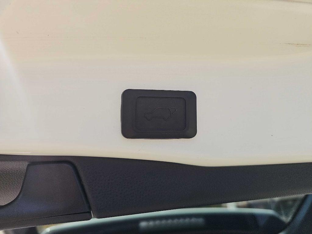 Toyota RAV4 XLE FWD (Natl) 2025