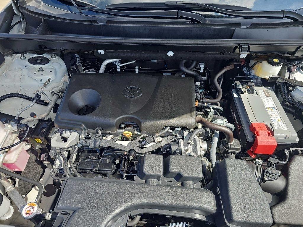Toyota RAV4 XLE FWD (Natl) 2025