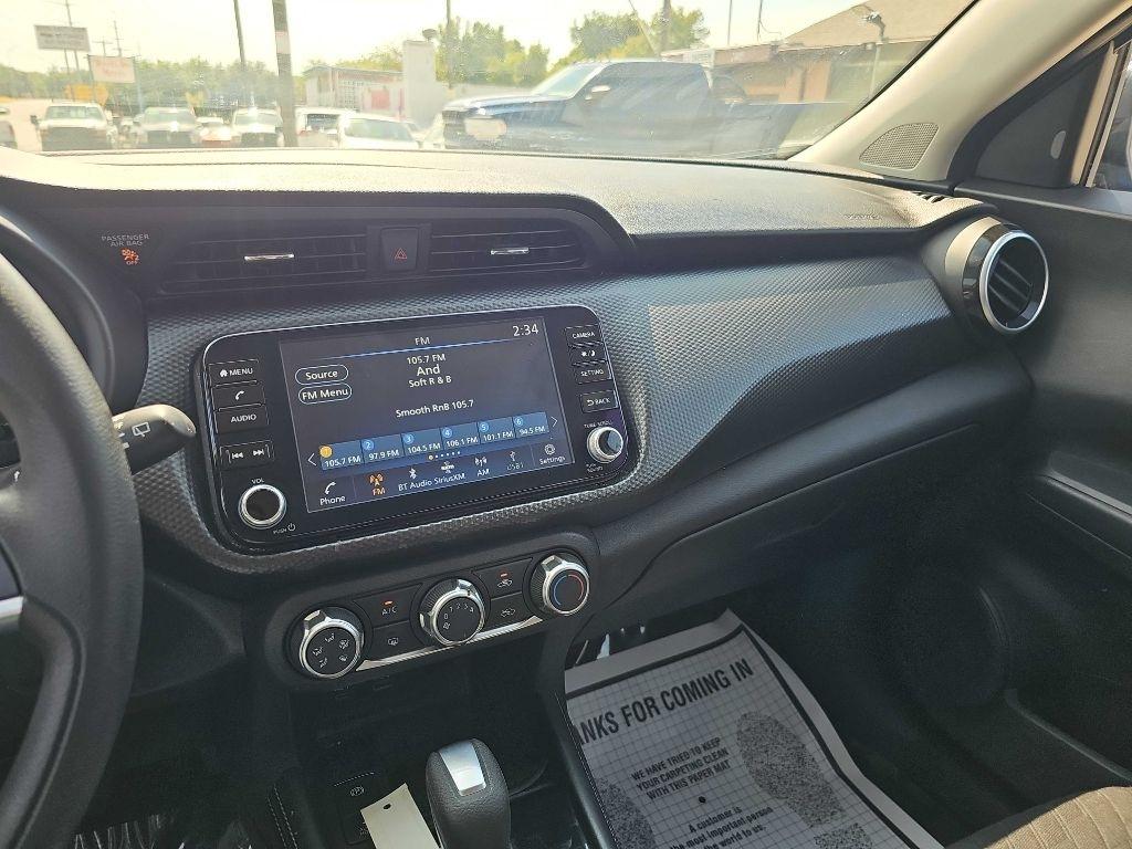 Nissan Kicks SV FWD 2023