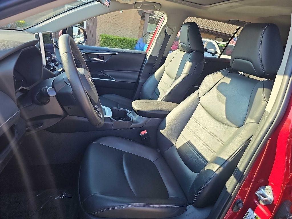 Toyota RAV4 Hybrid XLE Premium AWD (Natl) 2024