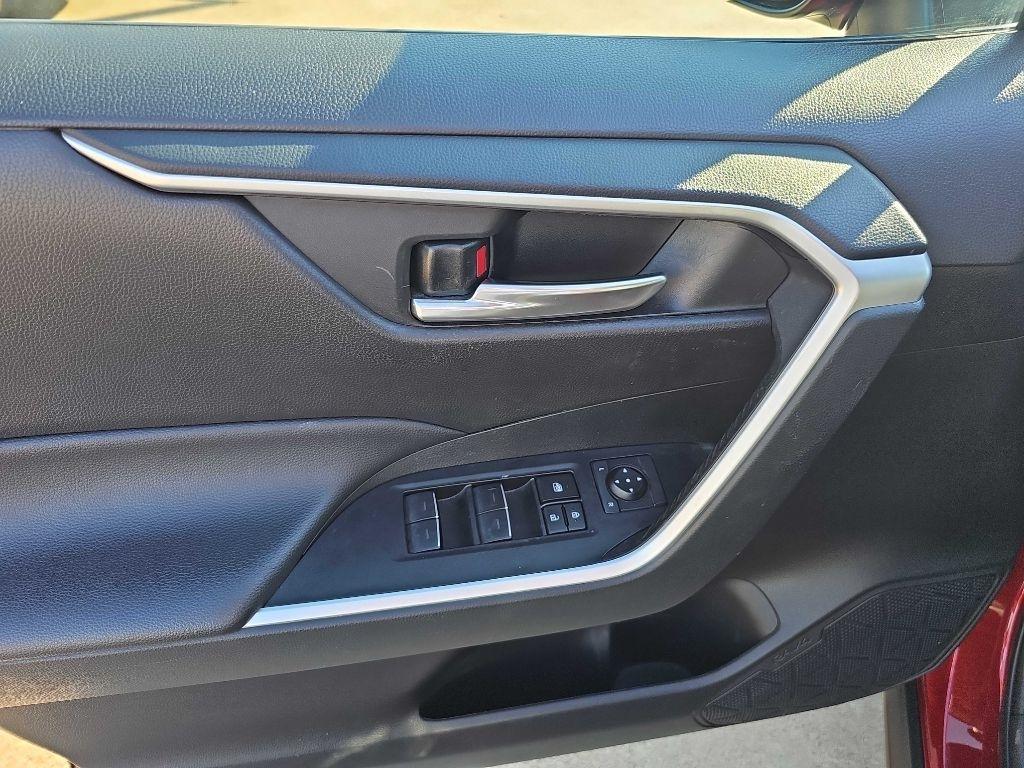 Toyota RAV4 Hybrid XLE Premium AWD (Natl) 2024