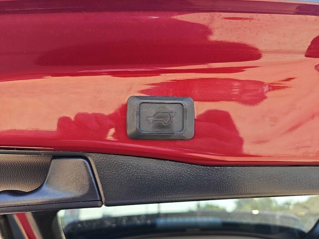 Toyota RAV4 Hybrid XLE Premium AWD (Natl) 2024