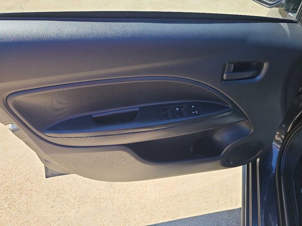 Mitsubishi Mirage ES CVT 2024