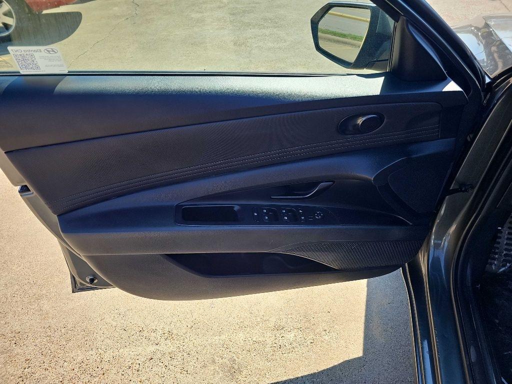 Hyundai Elantra SEL Sport IVT 2025