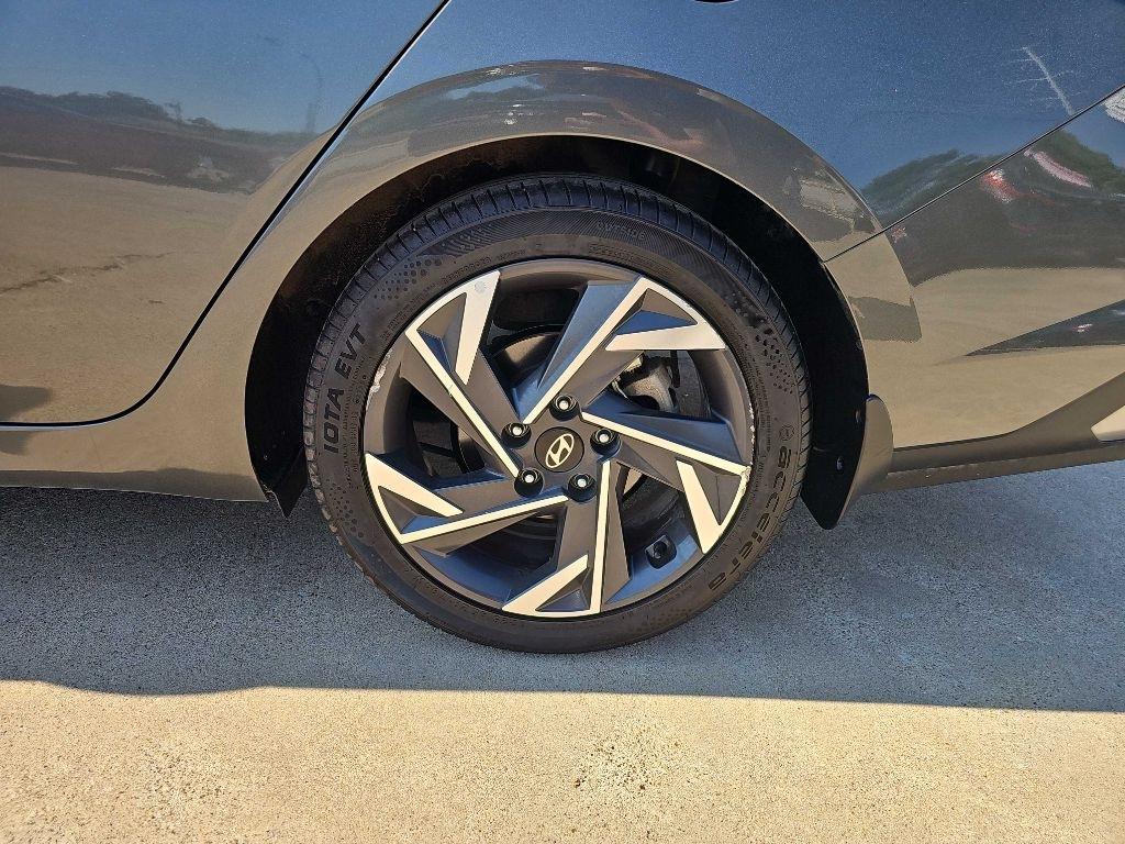 Hyundai Elantra SEL Sport IVT 2025
